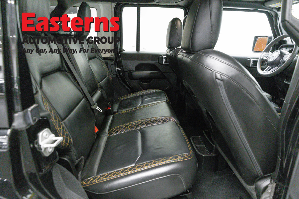 Used 2023 Jeep Wrangler Unlimited Sahara AWD/4WD image 24