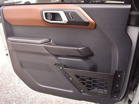 Used 2024 Ford Bronco Outer Banks AWD/4WD image 37