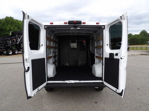 Used 2025 RAM ProMaster 2500 w/ U-Haul Equipment Group FWD image 39