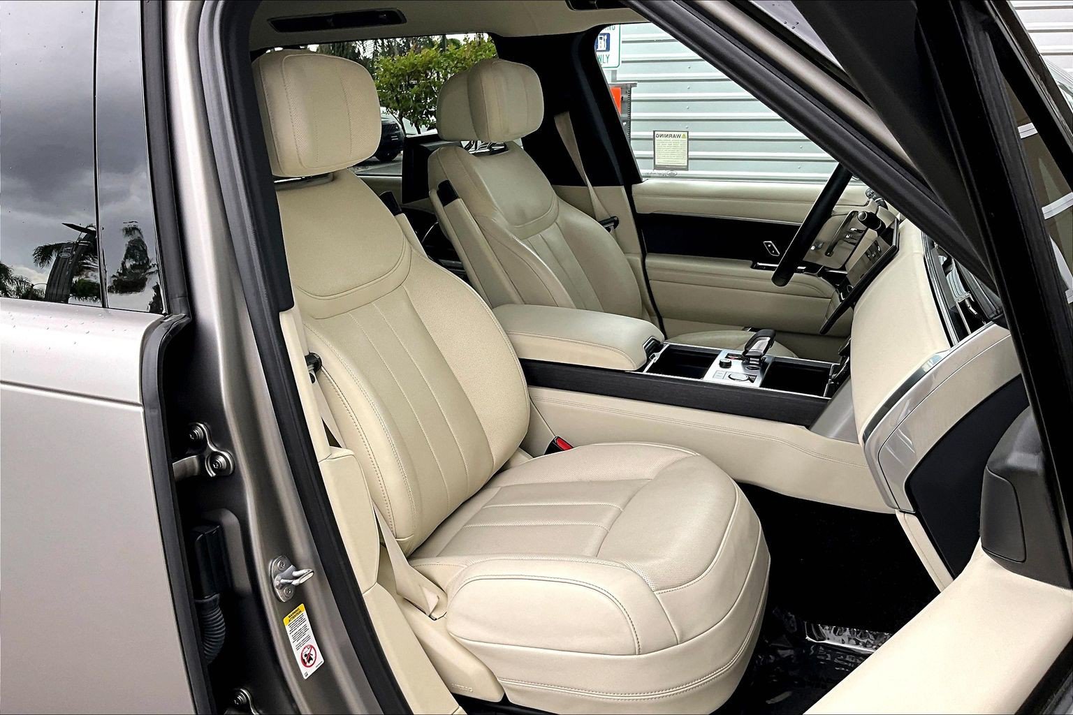 Used 2023 Land Rover Range Rover Long Wheelbase Autobiography AWD/4WD image 7