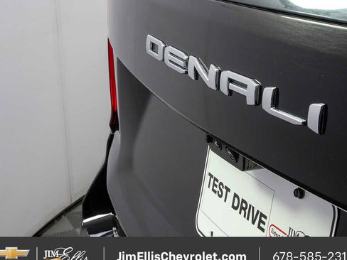 Certified 2025 GMC Yukon XL Denali Ultimate AWD/4WD image 39