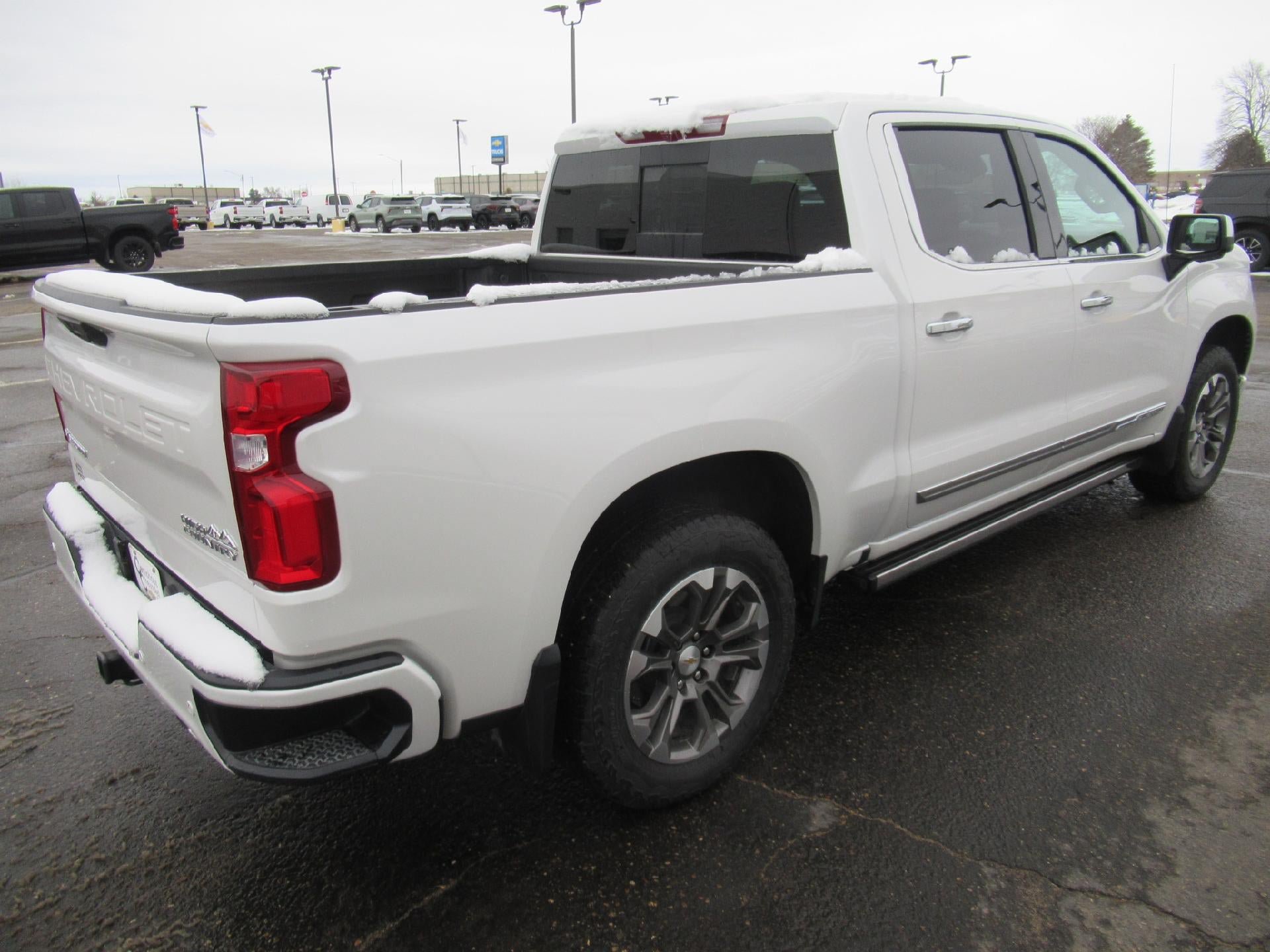 Certified 2025 Chevrolet Silverado 1500 High Country w/ Z71 Off-Road Package AWD/4WD image 6