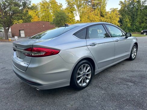 Used 2017 Ford Fusion SE image 6