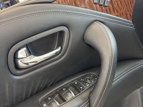 Used 2018 Nissan Armada Platinum image 3