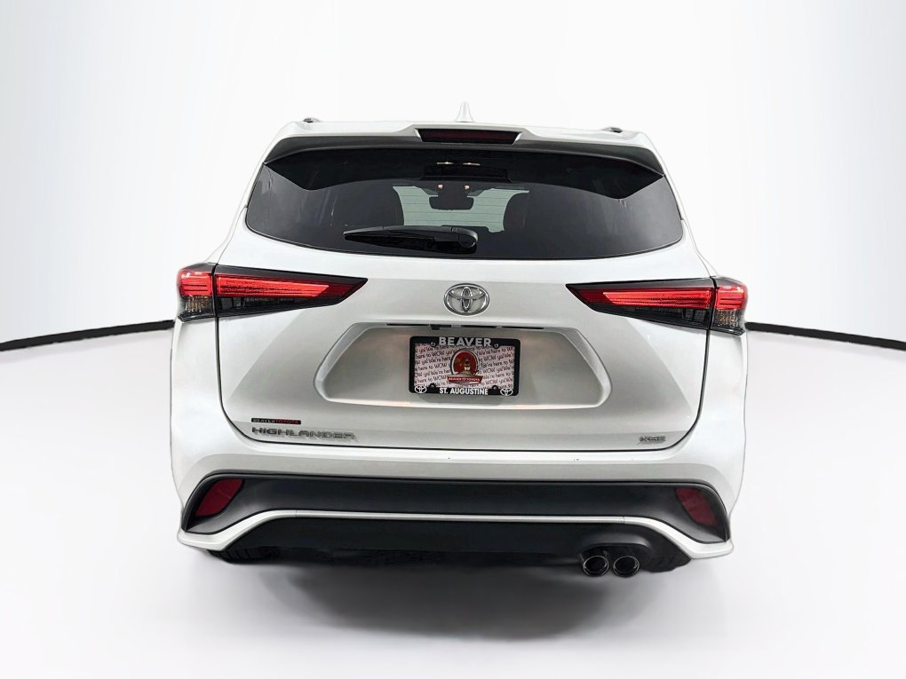 Used 2023 Toyota Highlander XSE FWD image 8