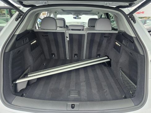 Certified 2025 Audi Q5 2.0T Premium Plus w/ Premium Plus Package image 11