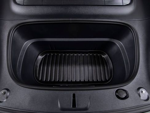 Used 2026 Tesla Model Y AWD image 42