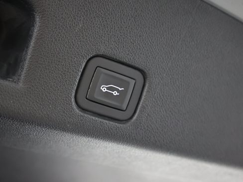 Used 2025 GMC Acadia Elevation FWD image 42