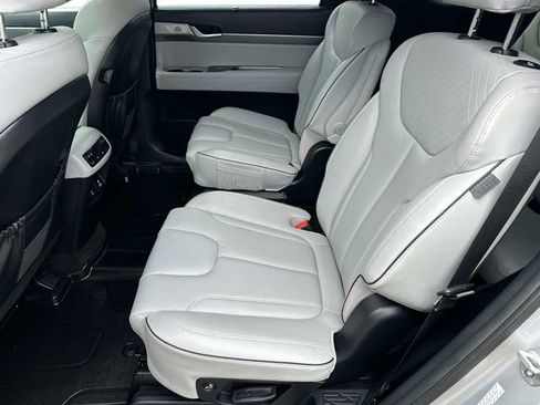 Used 2023 Hyundai Palisade SEL w/ Premium Package AWD/4WD image 11