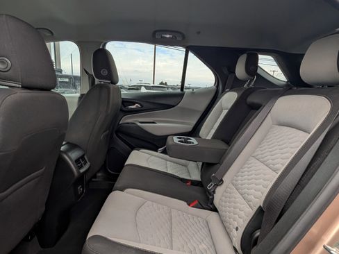 Used 2019 Chevrolet Equinox LS image 3