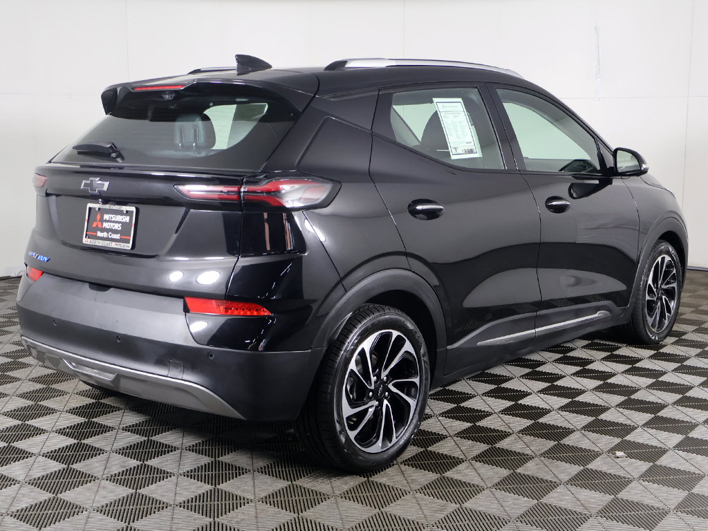 Used 2023 Chevrolet Bolt EUV Premier w/ Sun & Sound Package FWD image 15