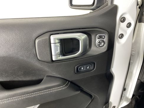 Used 2023 Jeep Wrangler Unlimited Rubicon 4xe w/ Cold Weather Group AWD/4WD image 16