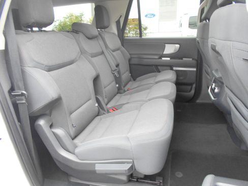 Used 2025 Ford Expedition Max Active AWD/4WD image 12