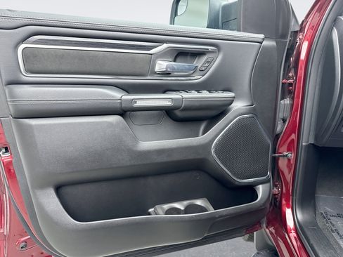Used 2024 RAM 1500 Laramie AWD/4WD image 9