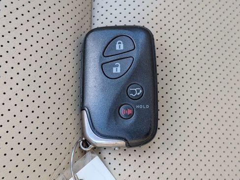 Used 2013 Lexus LX 570 570 w/ Luxury Pkg image 31