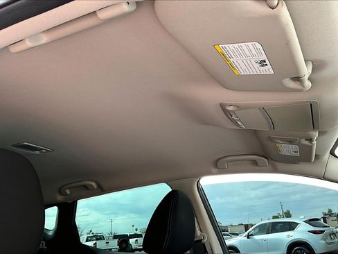 Used 2017 Nissan Rogue Sport SV FWD image 16
