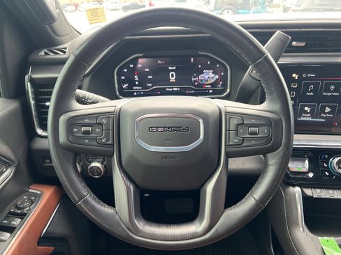 Used 2025 GMC Sierra 2500 Denali Ultimate AWD/4WD image 18