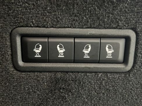 Used 2022 Jeep Grand Wagoneer Series III w/ Rear Seat Video Group 1 AWD/4WD image 30