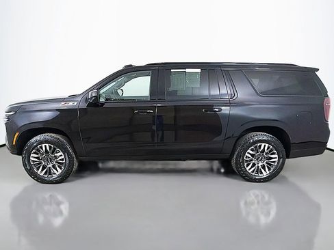 Used 2025 Chevrolet Suburban Z71 AWD/4WD image 15