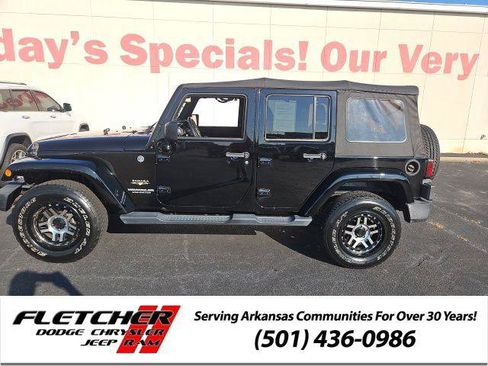 Certified 2017 Jeep Wrangler Unlimited Sahara w/ Max Tow Package AWD/4WD image 1