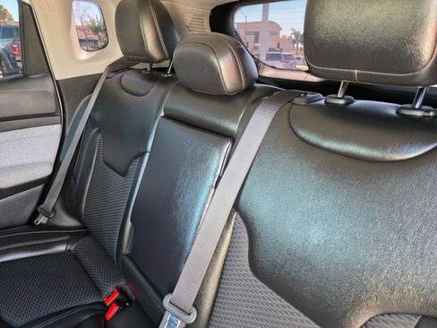 Certified 2022 Jeep Compass Latitude image 16