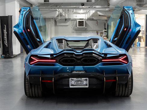 Used 2025 Lamborghini Revuelto image 14