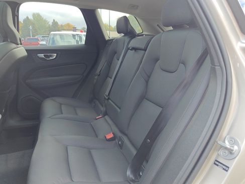 Used 2025 Volvo XC60 B5 Plus image 25