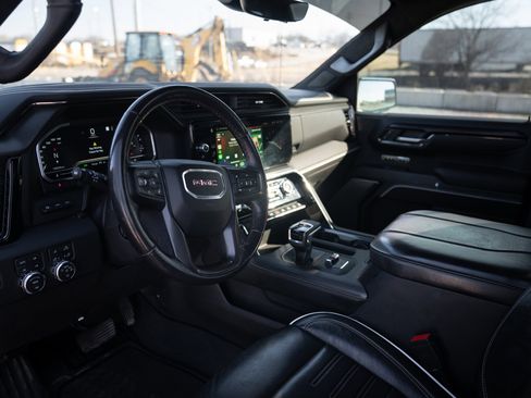 Used 2023 GMC Sierra 1500 AT4X image 10