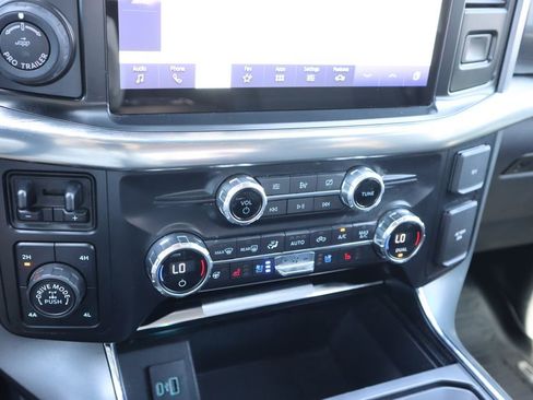 Used 2021 Ford F150 Lariat w/ Equipment Group 502A High image 17