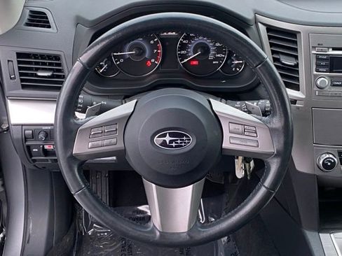 Used 2010 Subaru Outback 2.5i Premium image 10