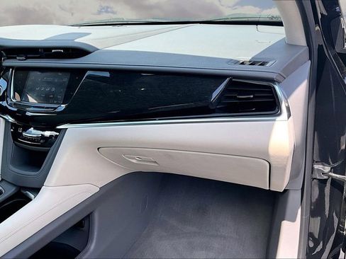 Used 2023 Cadillac XT6 Premium Luxury w/ Technology Package image 27