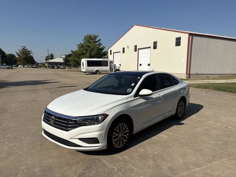 Used 2020 Volkswagen Jetta SE w/ SE Cold Weather Package FWD image 4