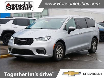 Used 2023 Chrysler Pacifica Touring-L
