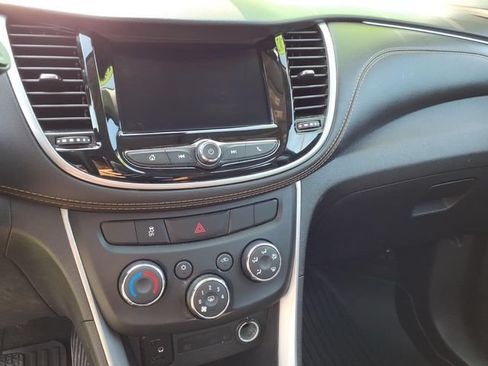 Used 2020 Chevrolet Trax LS FWD image 19