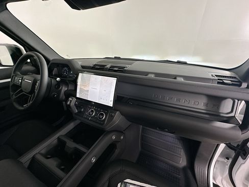 Used 2026 Land Rover Defender 110 S AWD/4WD image 44