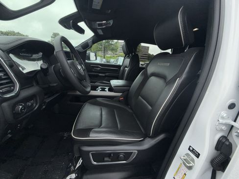 Used 2025 RAM 1500 Laramie AWD/4WD image 13