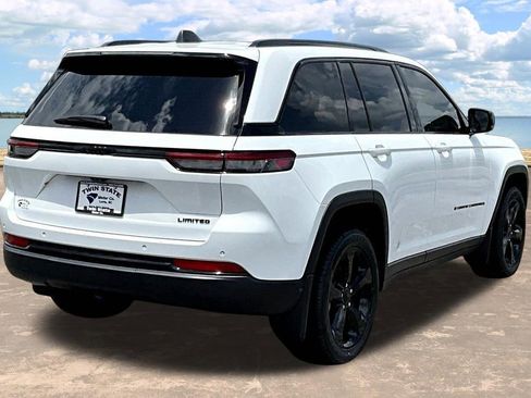 Used 2025 Jeep Grand Cherokee Limited w/ Black Appearance Package RWD image 8