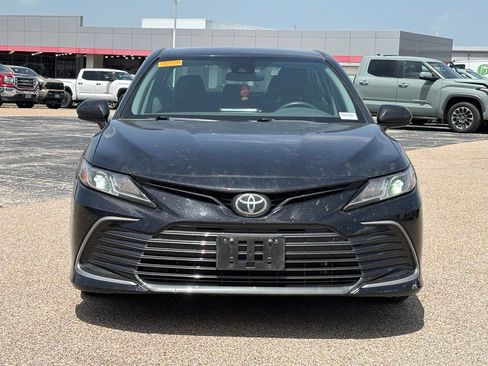 Used 2023 Toyota Camry LE FWD image 3