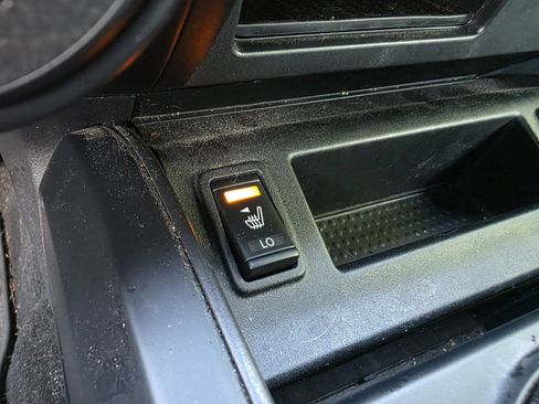 Used 2019 Nissan Titan SL w/ Midnight Edition image 23