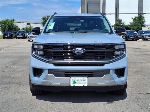 New 2026 Ford Expedition Max Platinum w/ Driver's Package AWD/4WD image 9