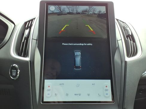 Used 2024 Ford Edge Titanium image 21