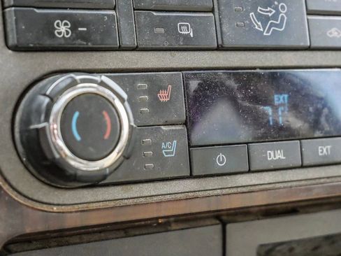 Used 2011 Ford F250 Lariat w/ Lariat Interior Pkg AWD/4WD image 39