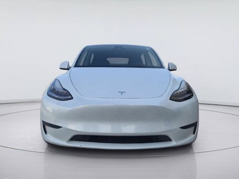Used 2023 Tesla Model Y AWD image 8