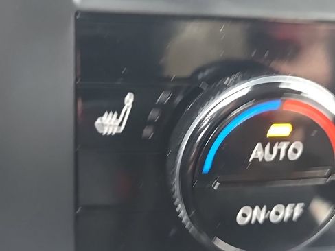 Used 2023 Nissan Rogue SV w/ SV Premium B Package image 22