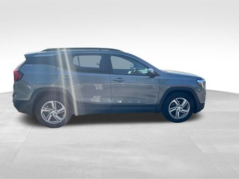 Used 2018 GMC Terrain SLE w/ Driver Convenience Package image 4