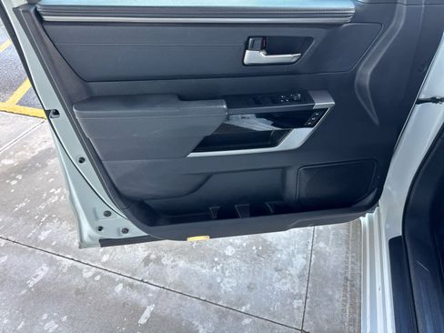Used 2023 Toyota Tundra Limited image 8