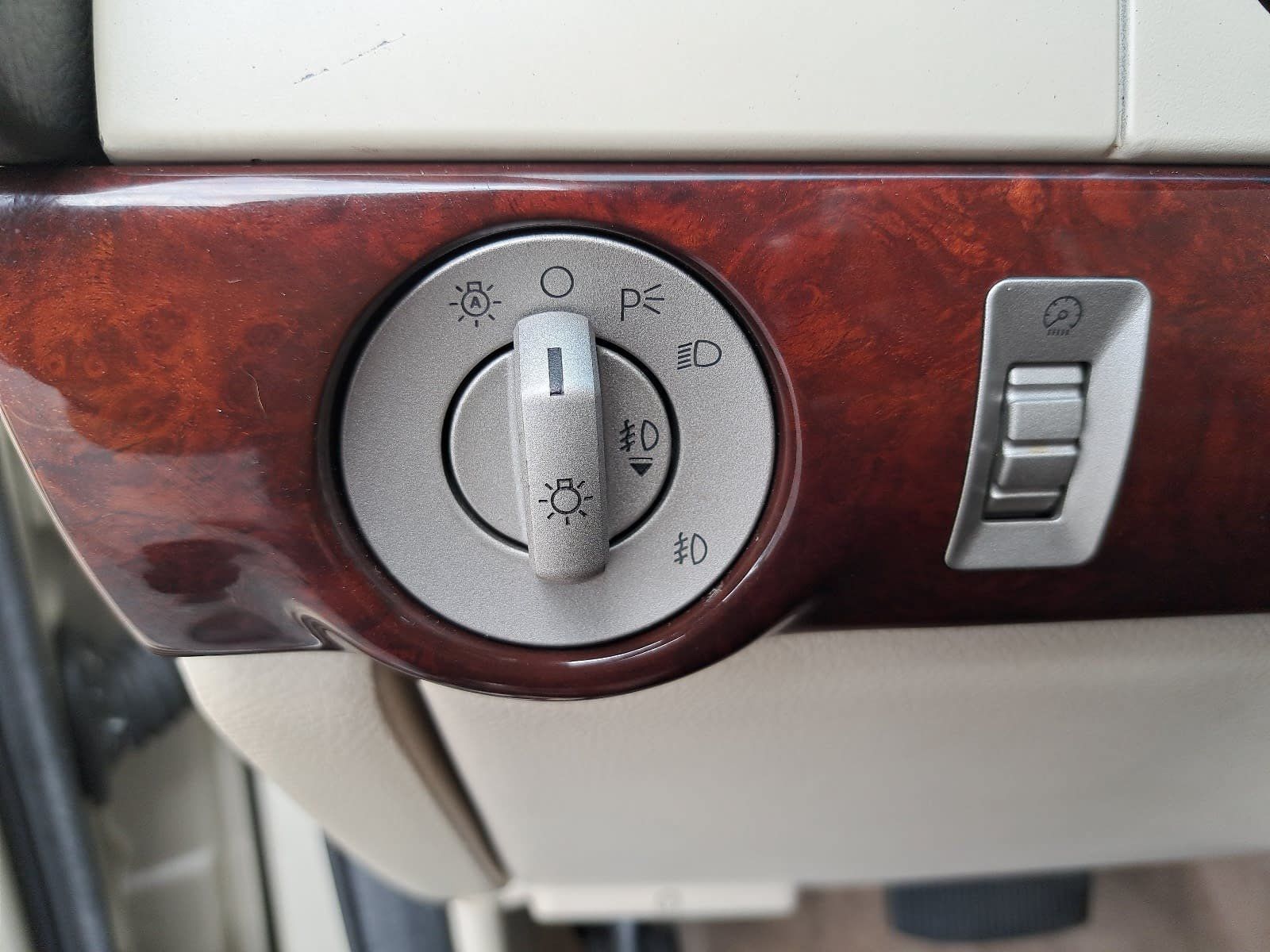 Used 2004 Lincoln Aviator 2WD image 26