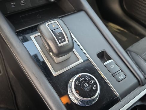 Used 2024 Mitsubishi Outlander SE FWD image 29