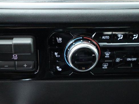 New 2026 GMC Sierra 2500 SLT w/ SLT Convenience Package image 41