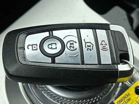 Used 2020 Ford Explorer XLT w/ Equipment Group 202A AWD/4WD image 27